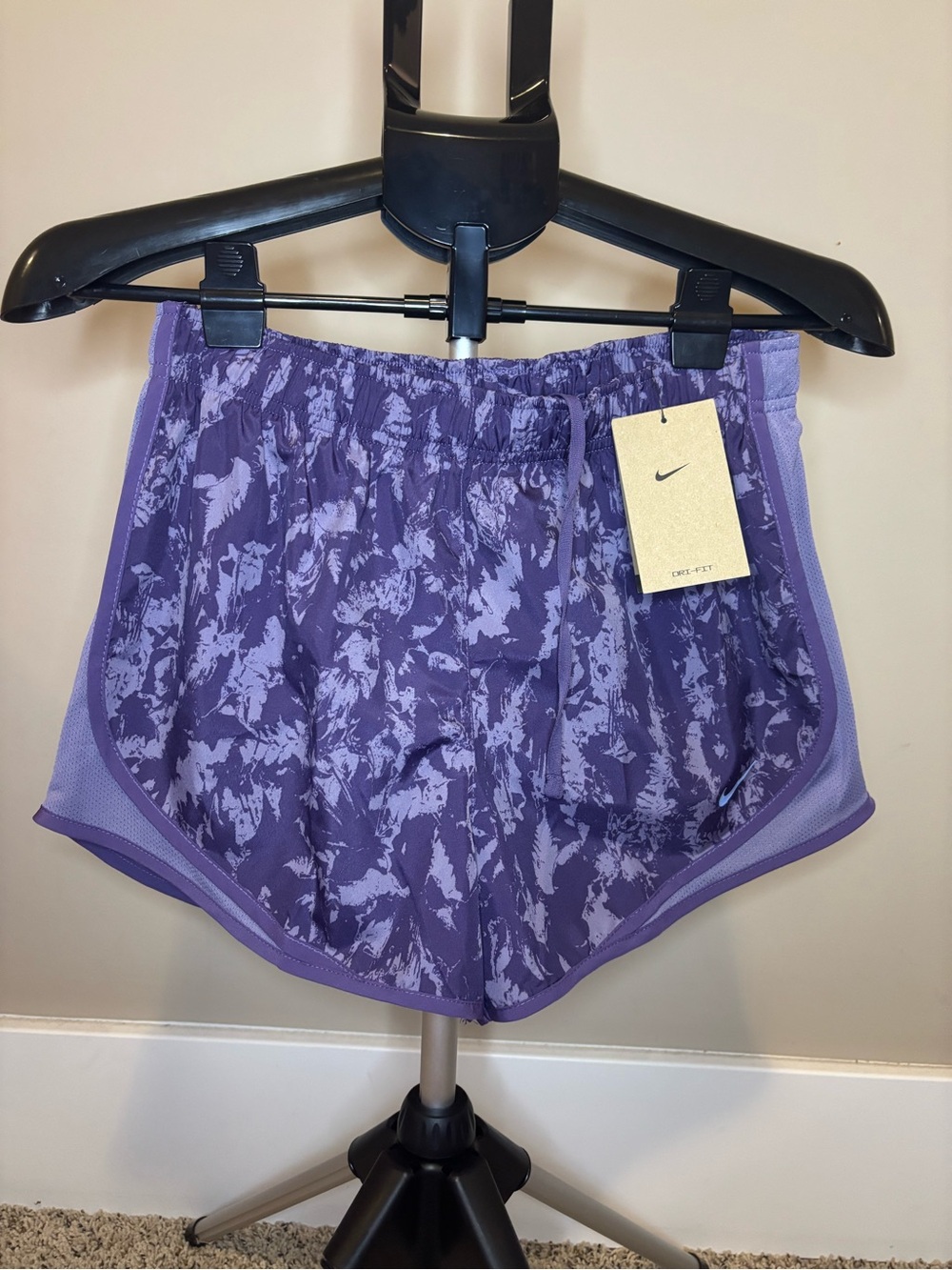 Nike Dri-FIT Women’s M Purple Abstract Print Running Athletic Shorts NWT